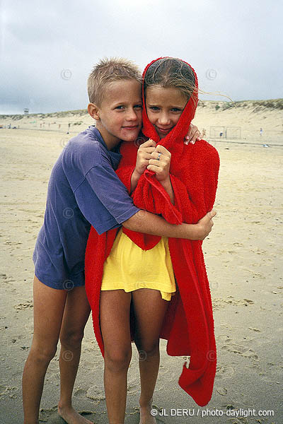 enfants sur la plage - children at the beach